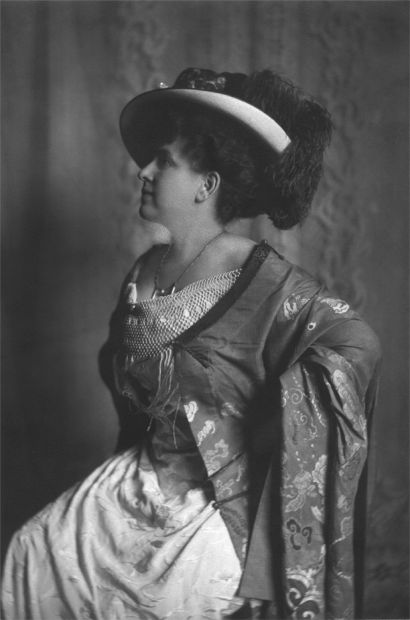 Maud Durand Akimbo